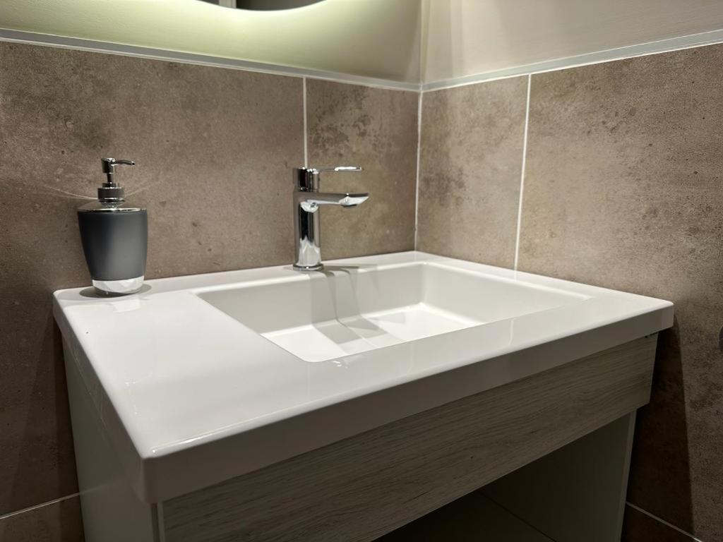 54 Diseno Urbano Apartment *